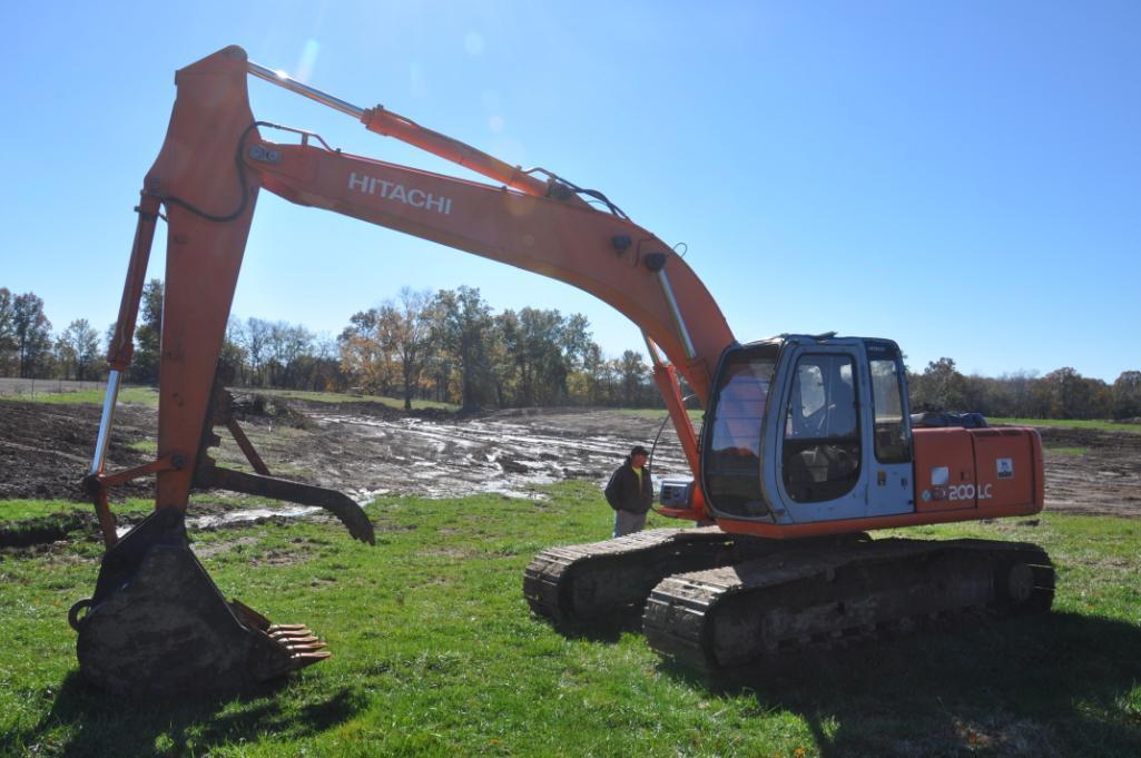 2000 Hitachi EX200LC-5 excavator