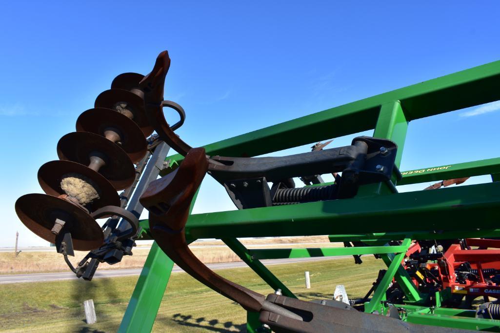 2012 John Deere 512 9-shank disc-ripper