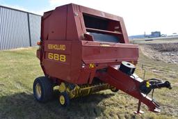 2001 New Holland 688 round baler