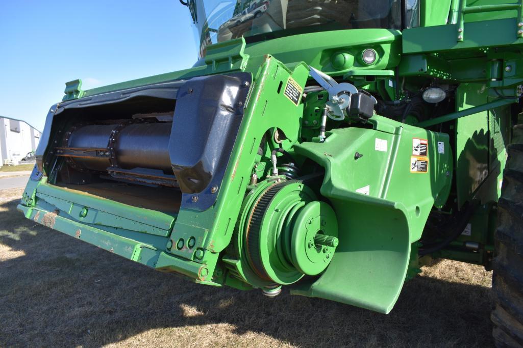 2012 John Deere S670 2wd combine