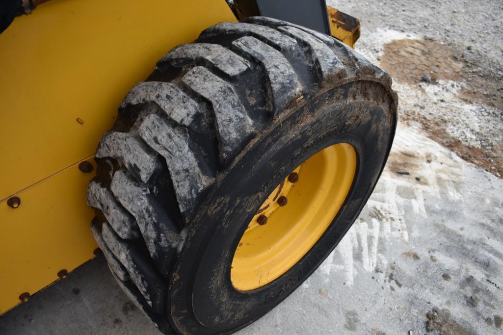 2015 John Deere 326E skidsteer