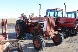 1966 Farmall 806 diesel tractor