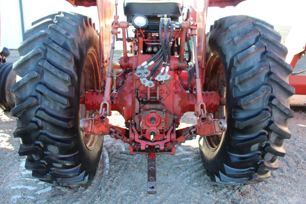 1966 Farmall 806 diesel tractor