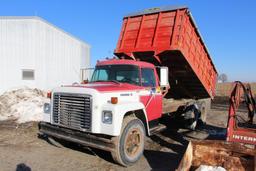 1976 International Harvester 1600 Loadstar single axle grain truck
