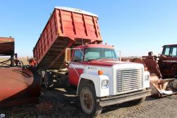 1976 International Harvester 1600 Loadstar single axle grain truck