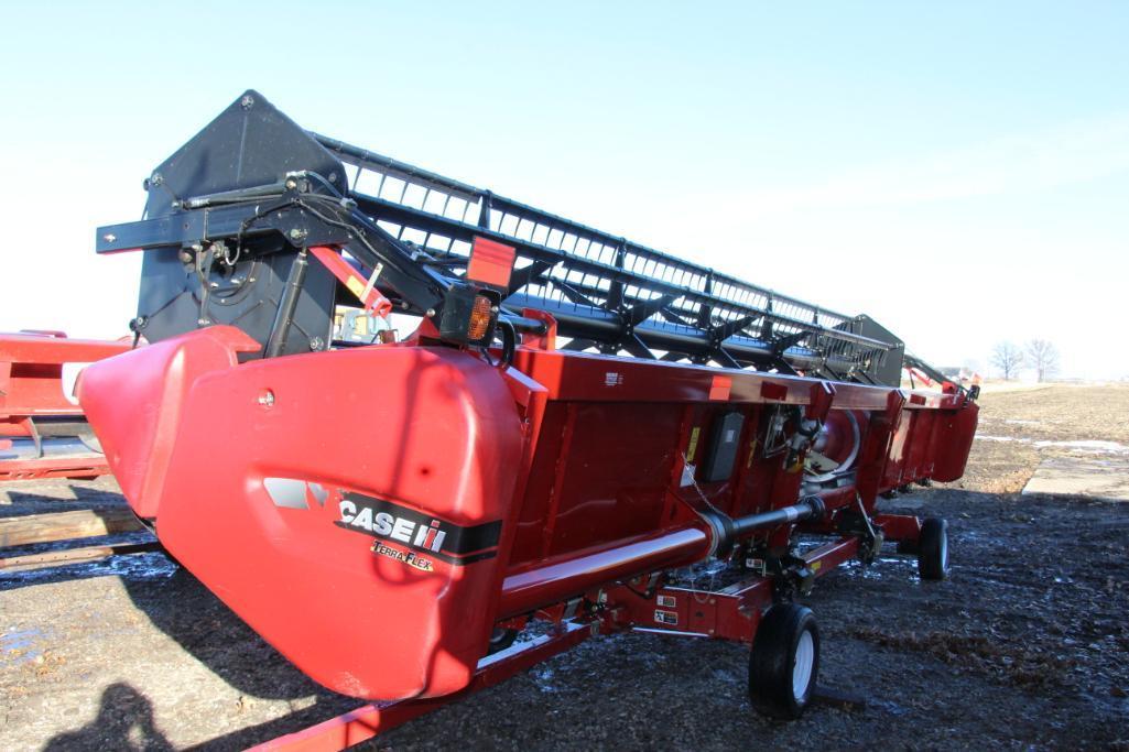 2013 Case IH 3020 30' Terra Flex grain platform