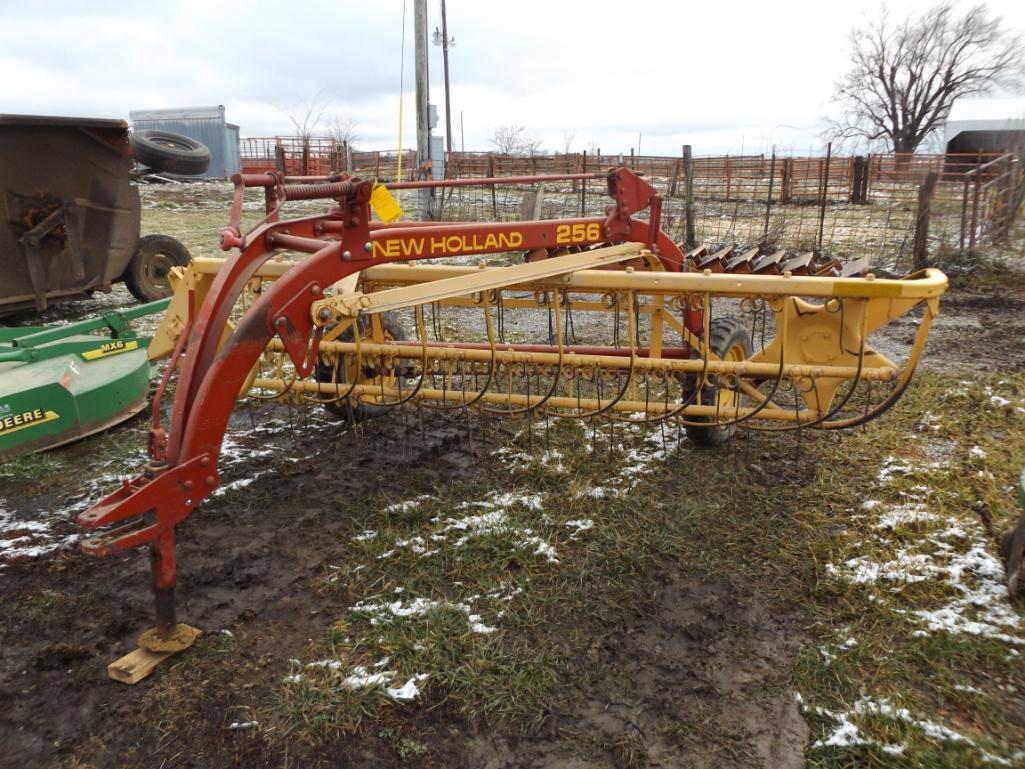 NH 256 5-bar hay rake