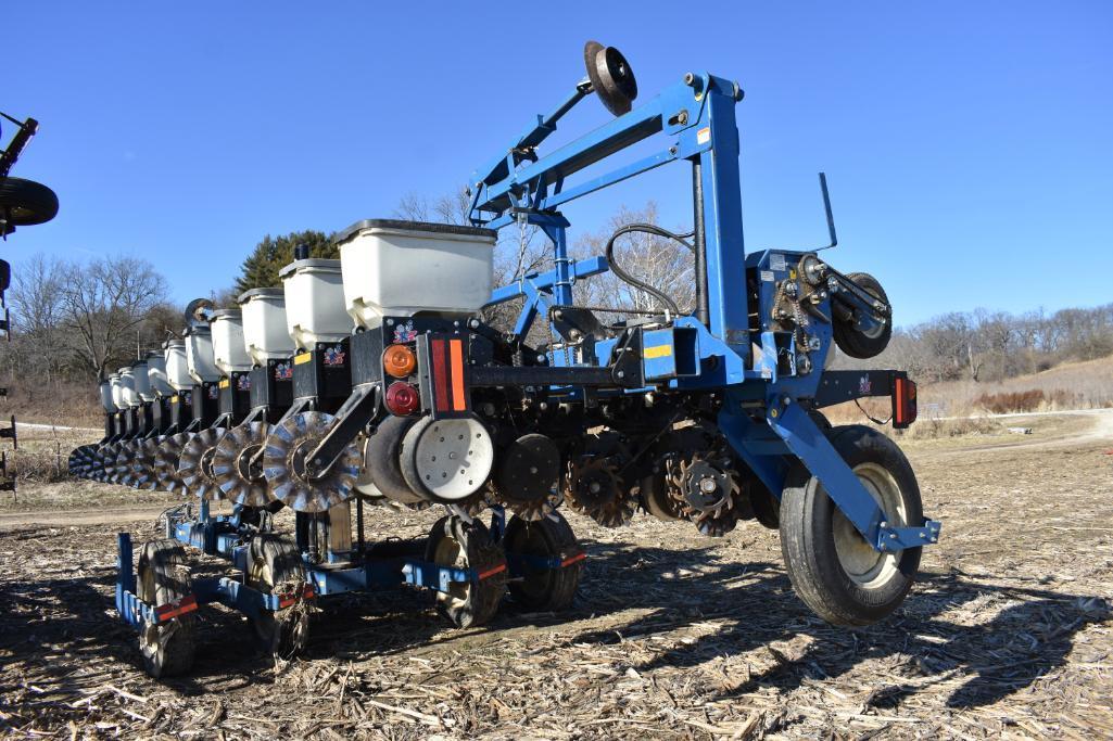 2011 Kinze 3600 12/23 planter