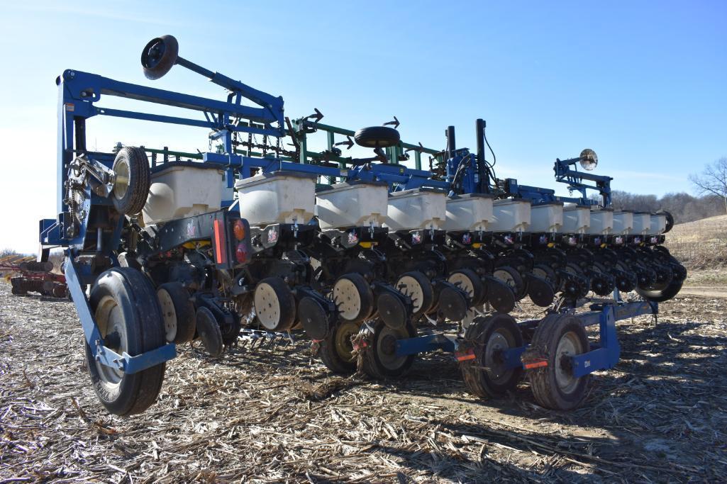 2011 Kinze 3600 12/23 planter