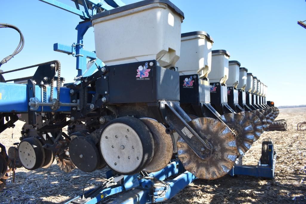 2011 Kinze 3600 12/23 planter