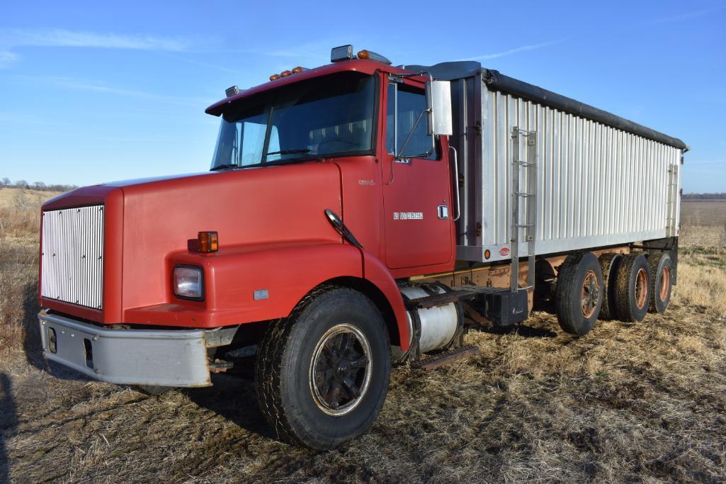 1991 Volvo grain truck