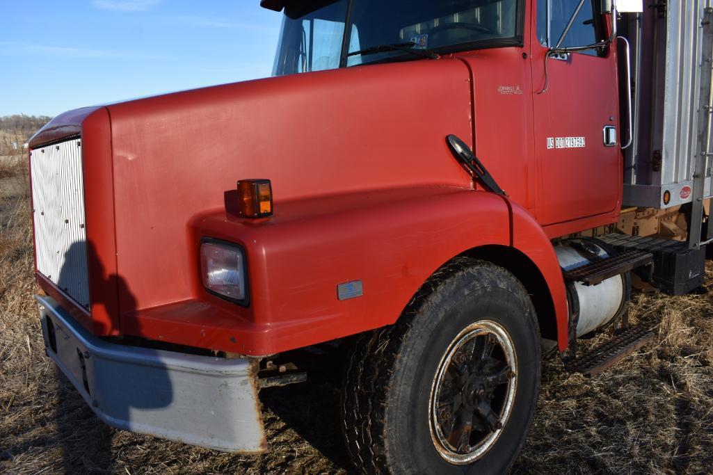 1991 Volvo grain truck