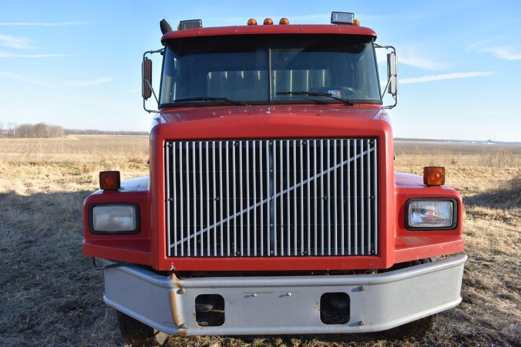 1991 Volvo grain truck