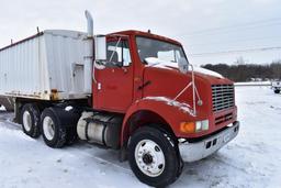 1993 International Harvester 8100 daycab truck