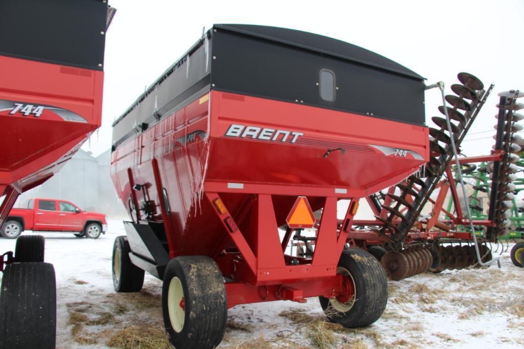 Brent 744 gravity wagon