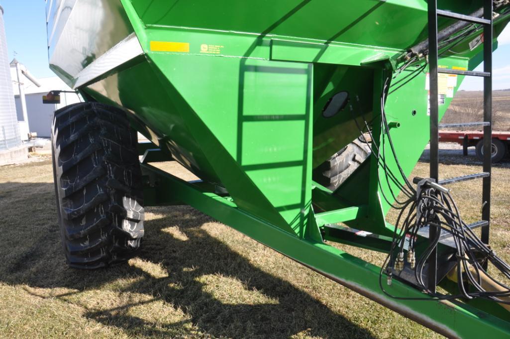 J&M 875 grain cart