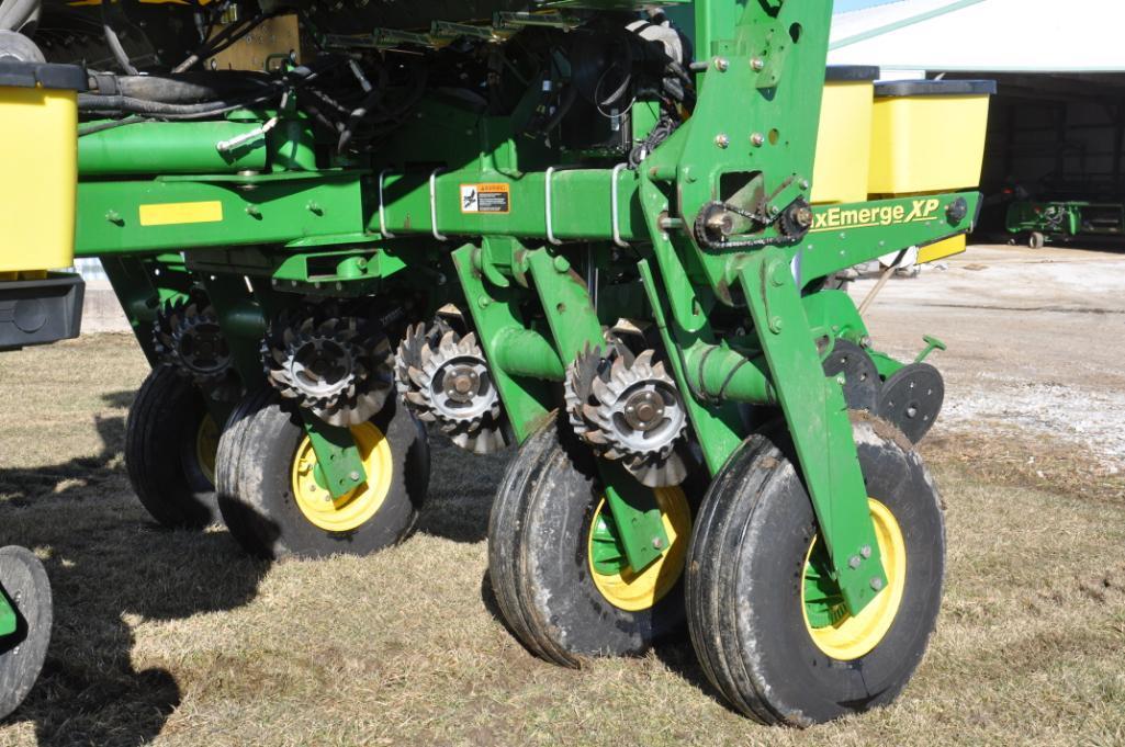 2013 John Deere 1770NT CCS 16 row 30" planter