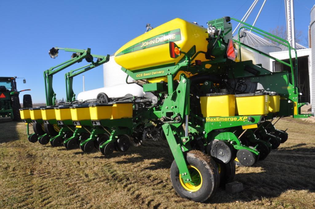 2013 John Deere 1770NT CCS 16 row 30" planter