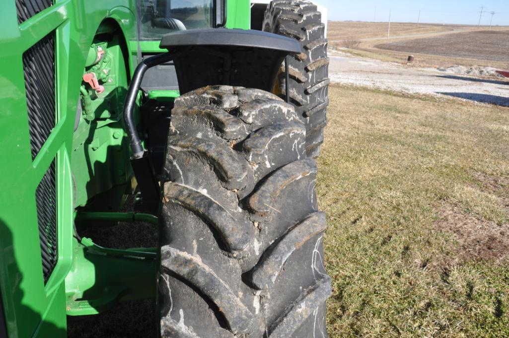 2009 John Deere 8230 MFWD tractor