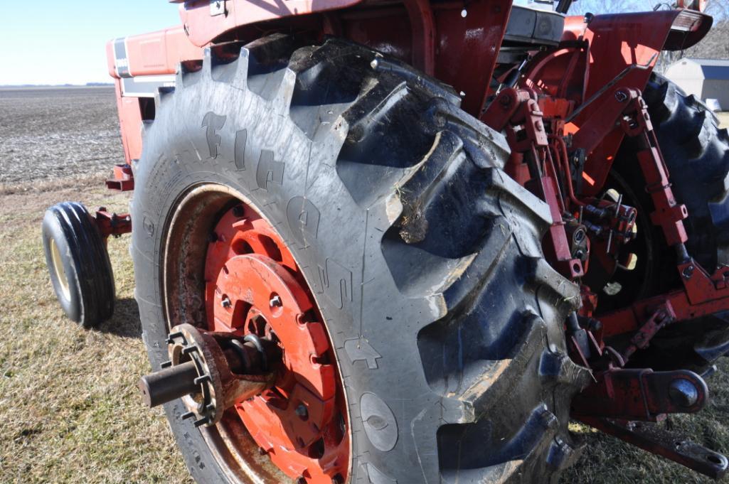 1975 International Harvester 1066 2wd tractor