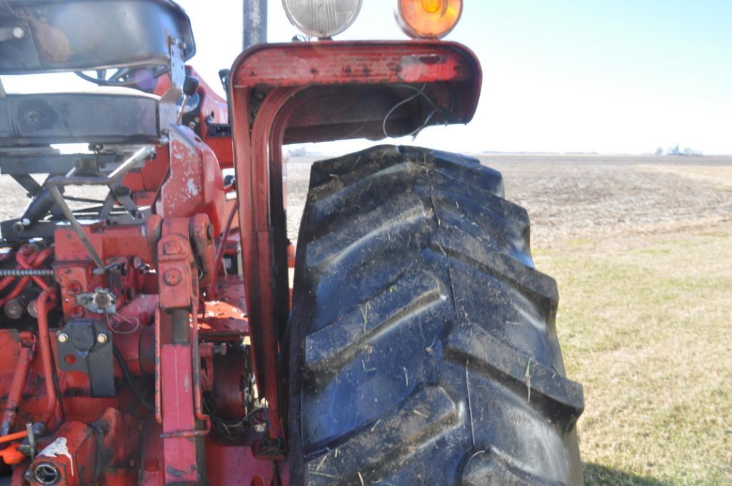 1975 International Harvester 1066 2wd tractor