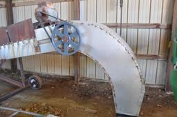 Portable belt conveyor w/elec. motor