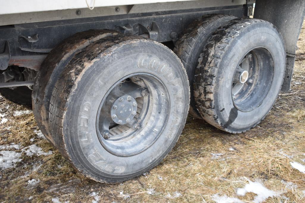 1978 GMC Brigadier tandem axle grain truck