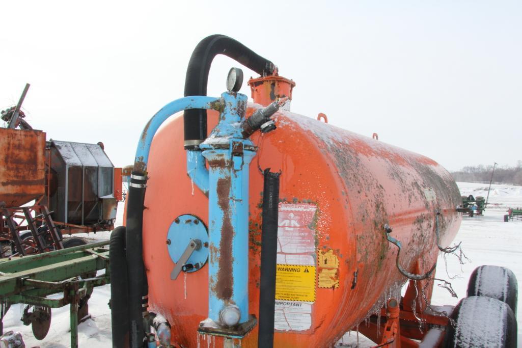 Better Built 1500 gallon tandem axle manure tank