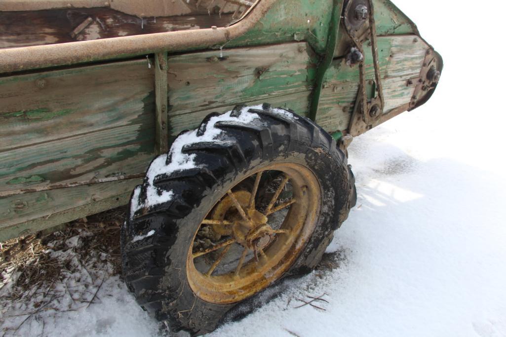 John Deere L manure spreader