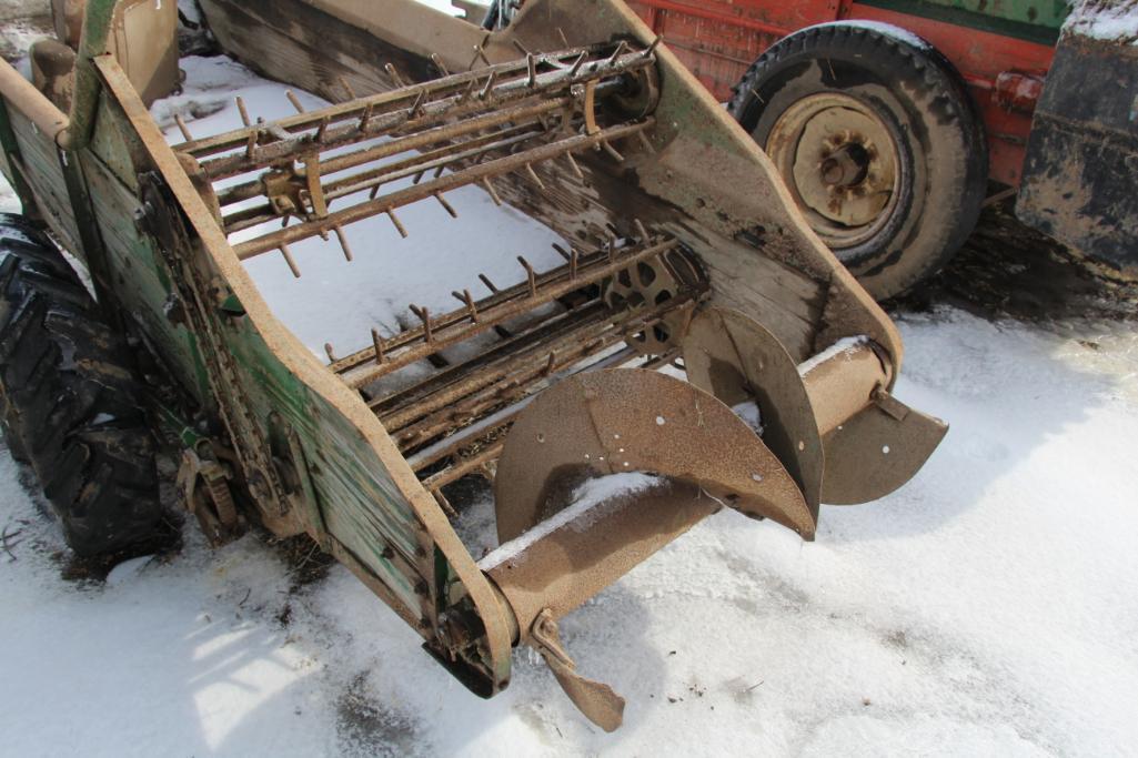 John Deere L manure spreader