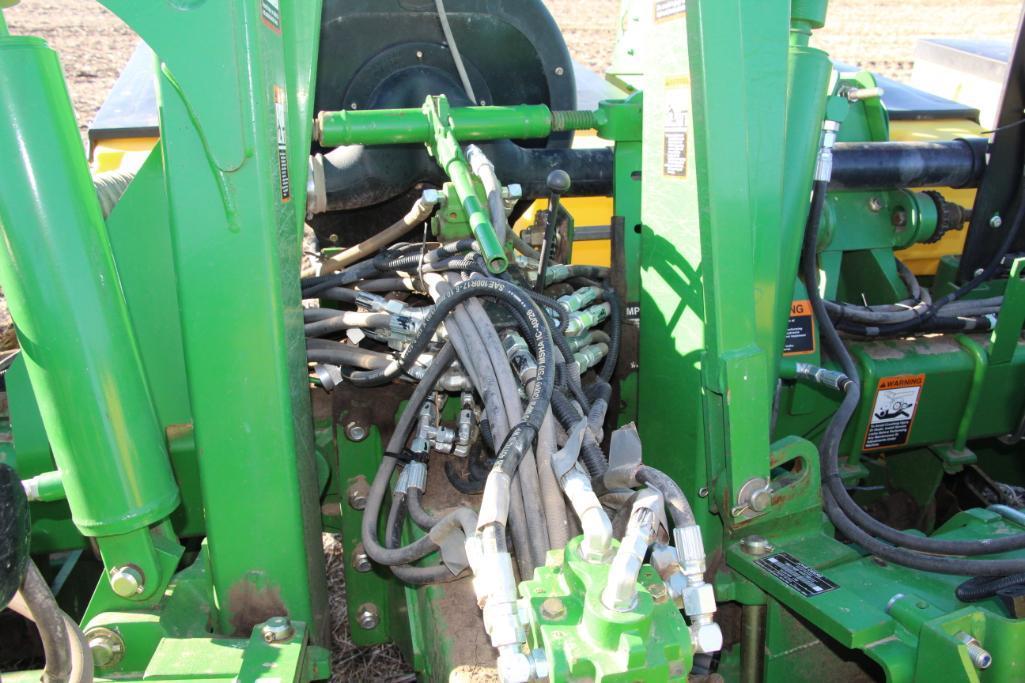 John Deere 1760 12R30" MaxEmerge XP no till planter