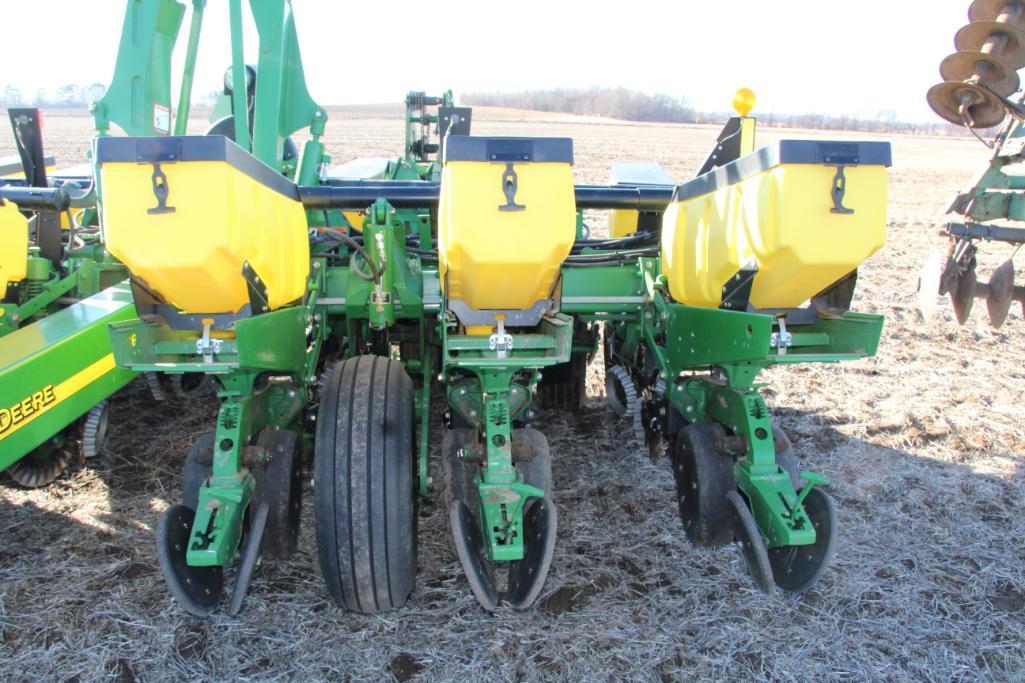 John Deere 1760 12R30" MaxEmerge XP no till planter