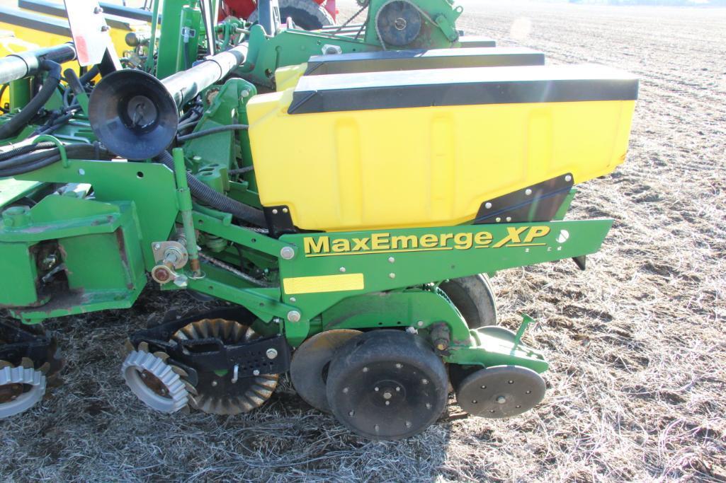 John Deere 1760 12R30" MaxEmerge XP no till planter