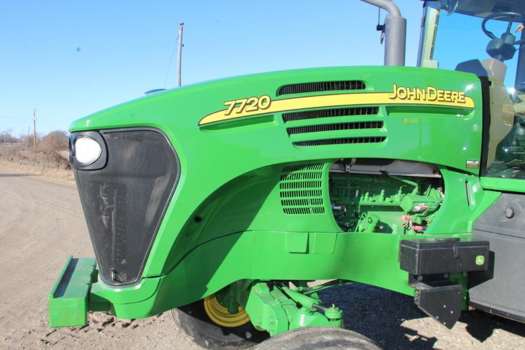 2005 John Deere 7720 2wd tractor
