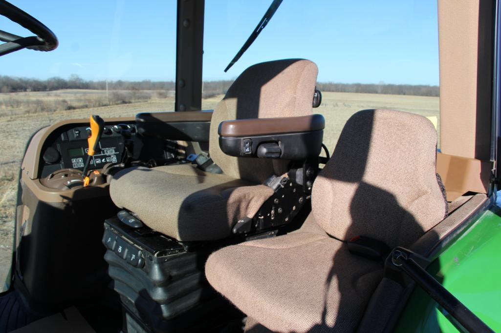 2005 John Deere 7720 2wd tractor