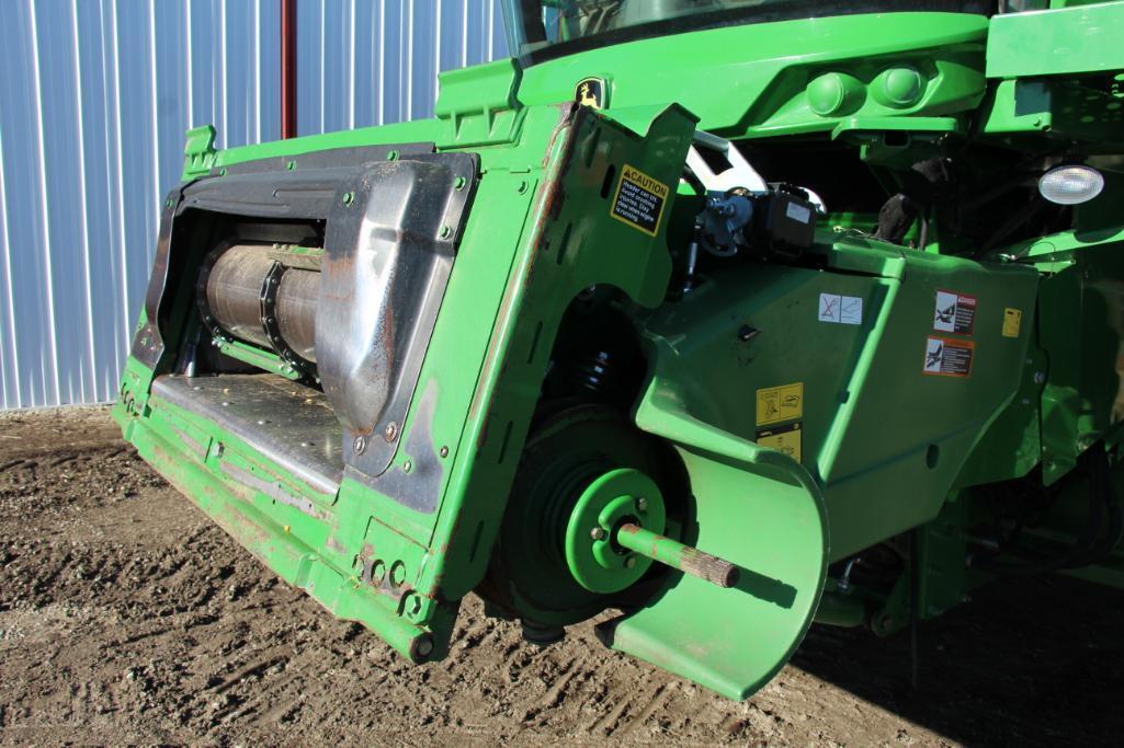 2012 John Deere S550 4wd combine