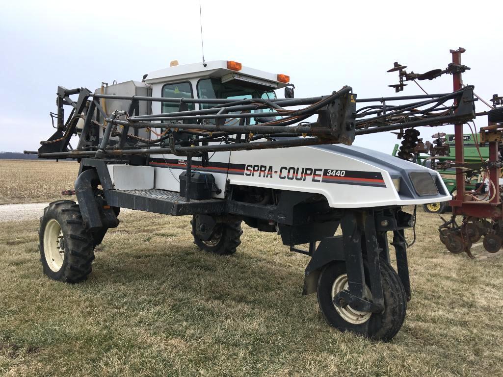 Spra-Coupe 3440 self-propelled sprayer