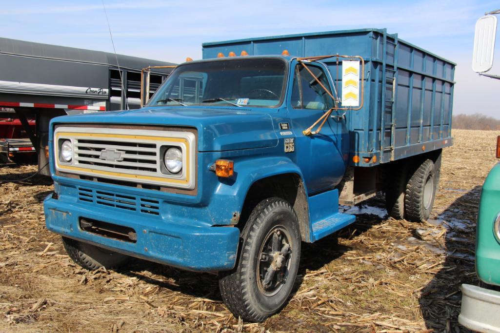 1977 Chevrolet C65 Custom Deluxe single axle grain truck