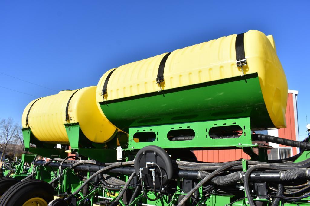 2014 John Deere 1770NT CCS 16 row 30" planter