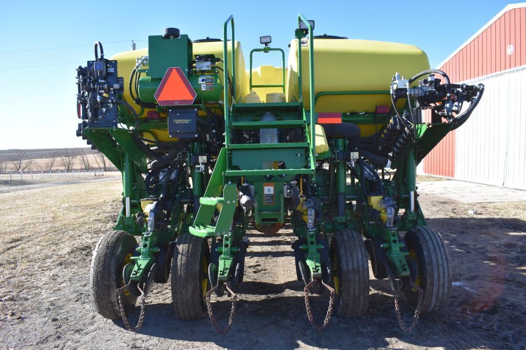 2014 John Deere 1770NT CCS 16 row 30" planter