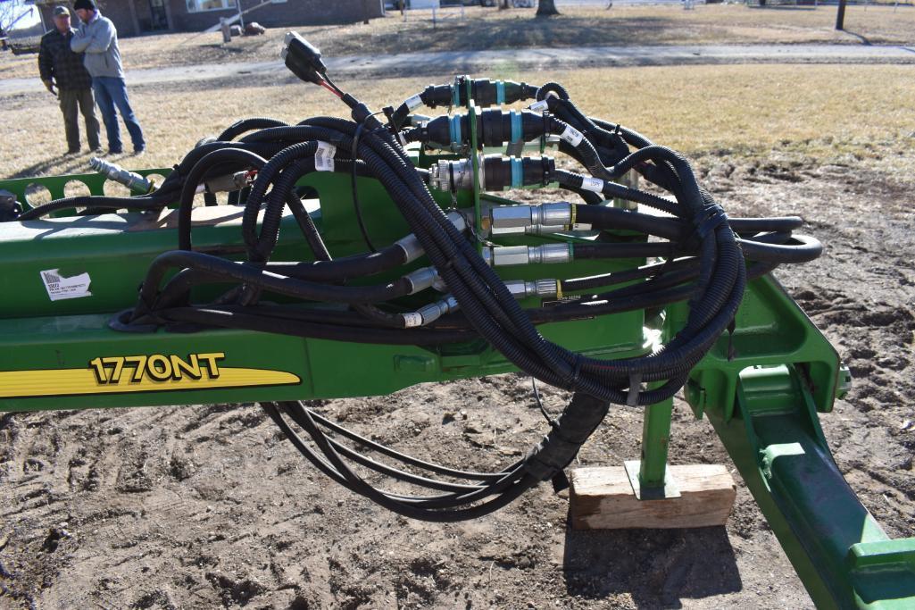 2014 John Deere 1770NT CCS 16 row 30" planter