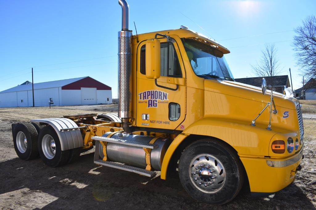 2002 Freightliner Century Class S/T day cab semi