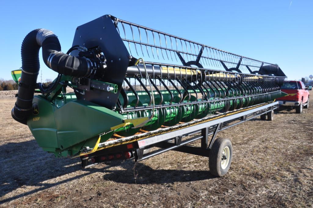 2010 John Deere 630F 30' HydraFlex platform