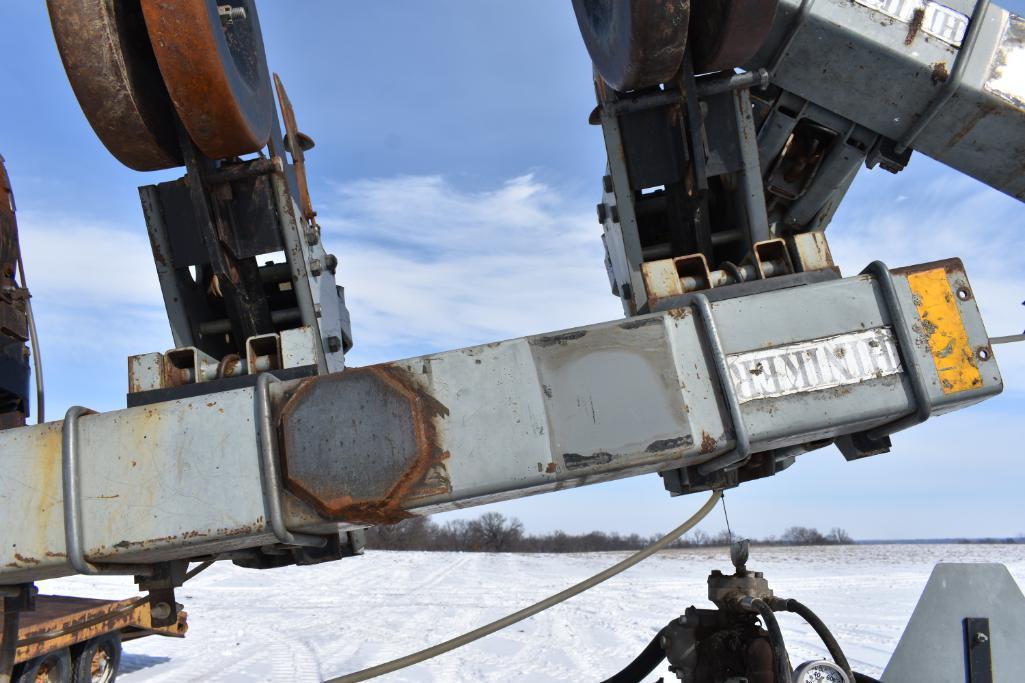 Hiniker 16 row 30" 3-pt. NH3 applicator