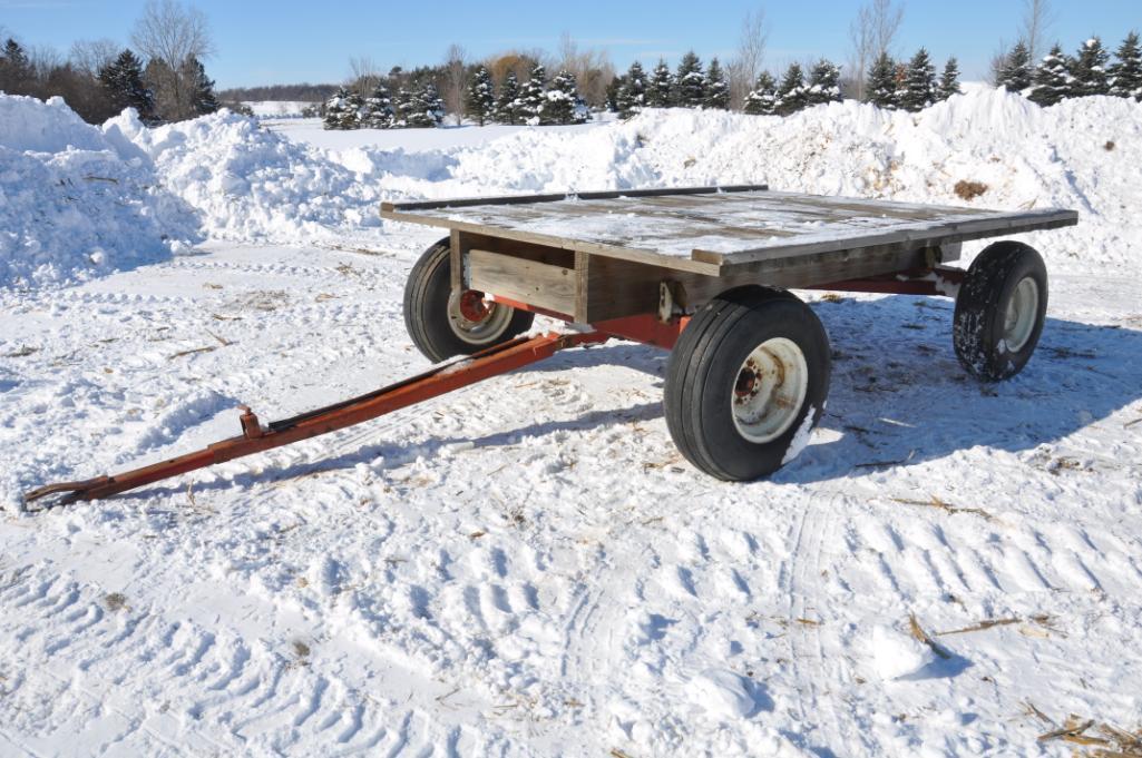 10'x7.5' wooden hayrack on running gear