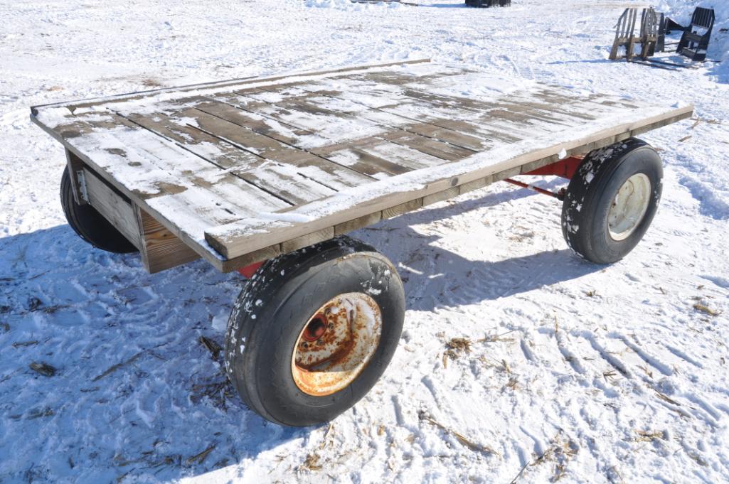 10'x7.5' wooden hayrack on running gear