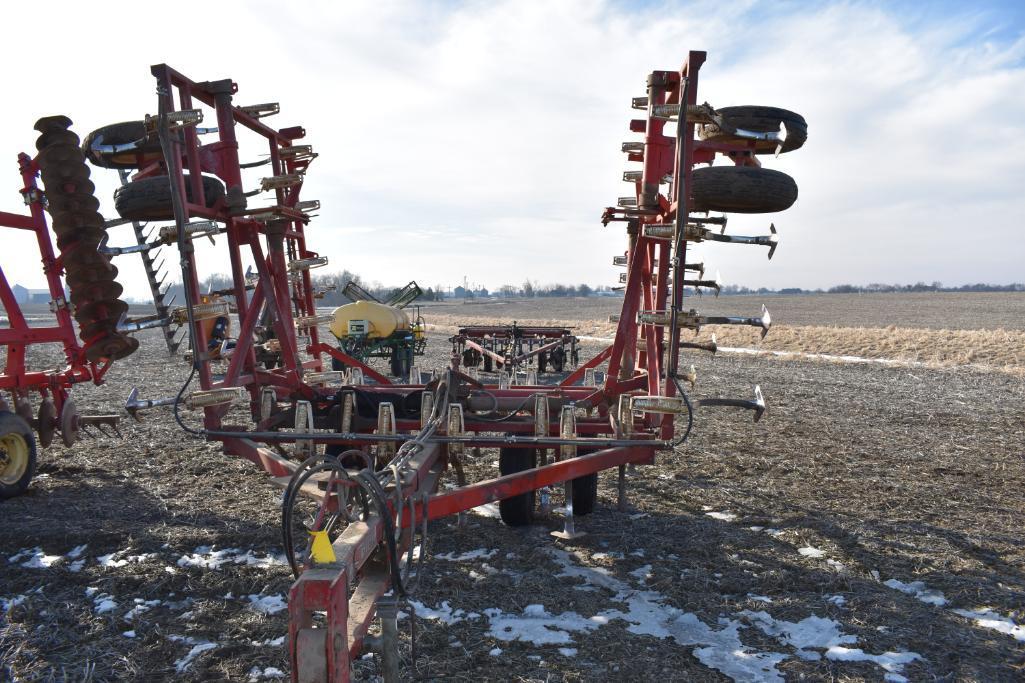 Wil-Rich 26' field cultivator