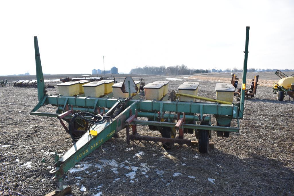 John Deere 7000 6 row 30" planter