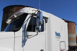 2004 Freightliner Columbia semi