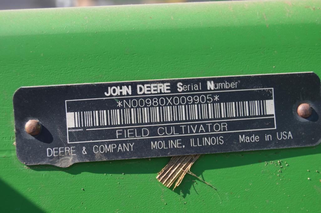 John Deere 980 28'6" field cultivator